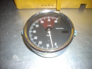 Electronic tachometer