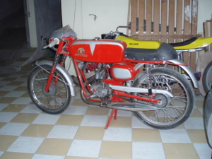 motobi 